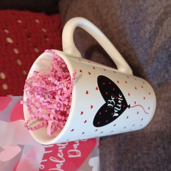 Be Mine Mug (020624F). - Picture 3 of 4